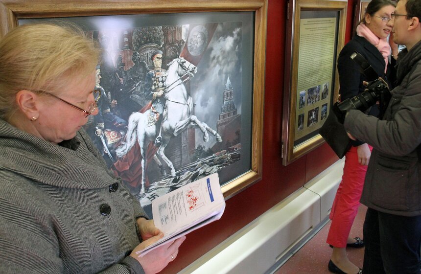 В столичном метро запустили обновленный поезд "Акварель" 12 фото