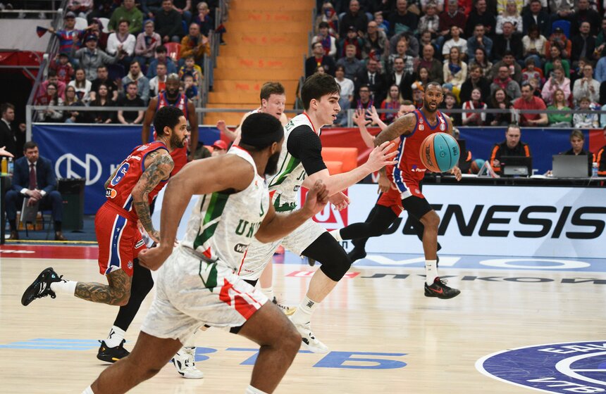 Столичный баскетбольный клуб ЦСКА обыграл казанский УНИКС 3 фото