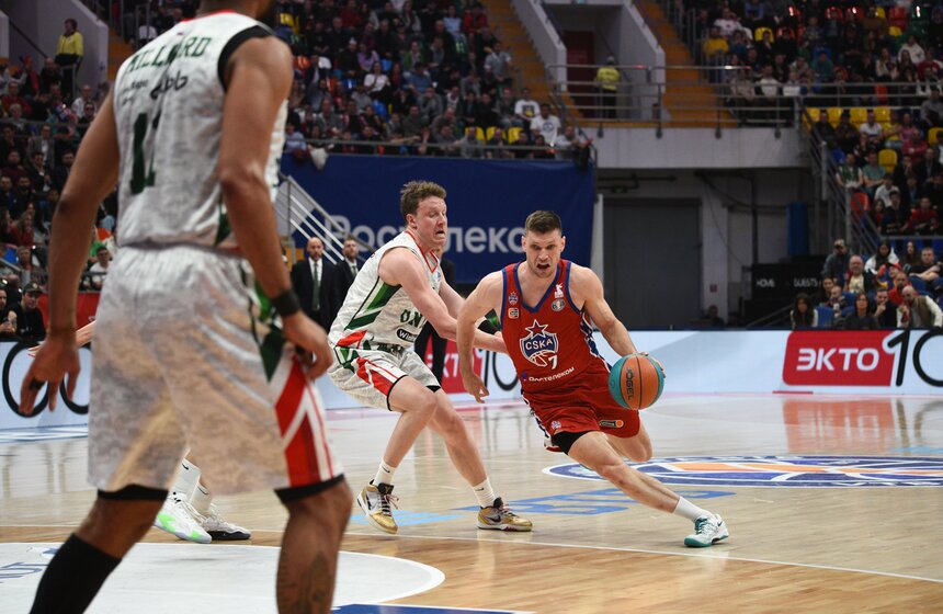 Столичный баскетбольный клуб ЦСКА обыграл казанский УНИКС 18 фото