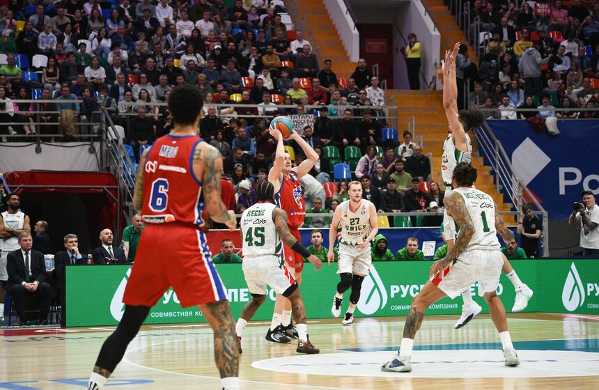 Столичный баскетбольный клуб ЦСКА обыграл казанский УНИКС 21 фото