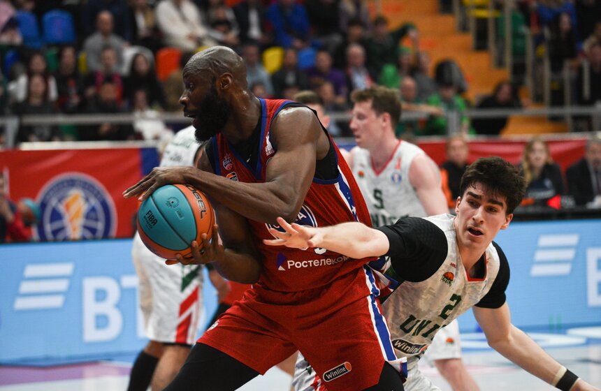 Столичный баскетбольный клуб ЦСКА обыграл казанский УНИКС 9 фото