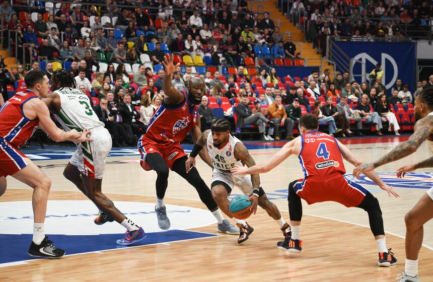 Столичный баскетбольный клуб ЦСКА обыграл казанский УНИКС 13 фото