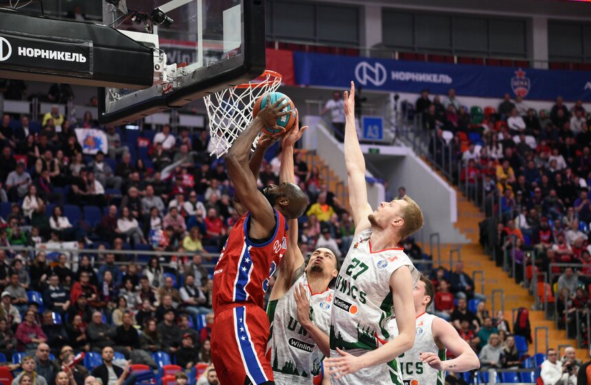 Столичный баскетбольный клуб ЦСКА обыграл казанский УНИКС 19 фото