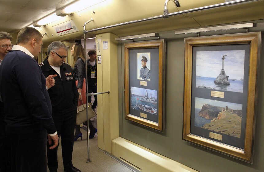 В столичном метро запустили обновленный поезд "Акварель" 5 фото