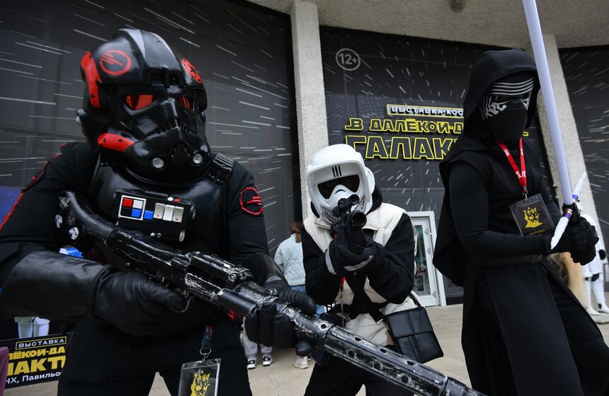 День "Звездных войн" отметили на ВДНХ в Москве 20 фото