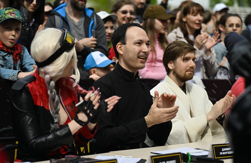 День "Звездных войн" отметили на ВДНХ в Москве 9 фото