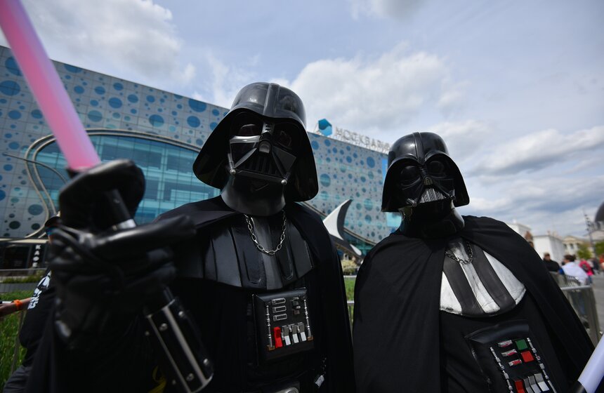 День "Звездных войн" отметили на ВДНХ в Москве 21 фото