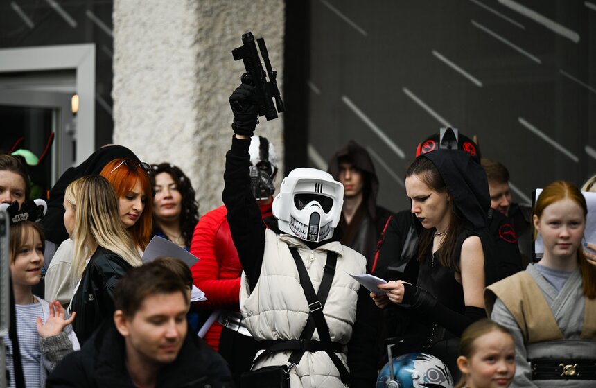 День "Звездных войн" отметили на ВДНХ в Москве 11 фото