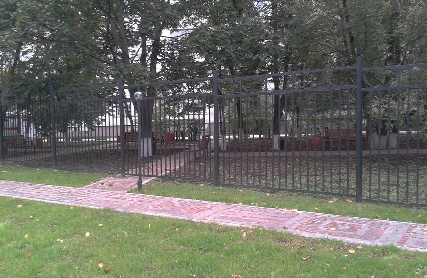 Сквер для прогулки больных на территории больницы №67. Карамышевская набережная, дом 44<br />Фото:Ирина