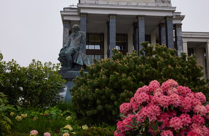 В Москве расцвели зеленые оазисы фестиваля "Сады и цветы" 2 фото