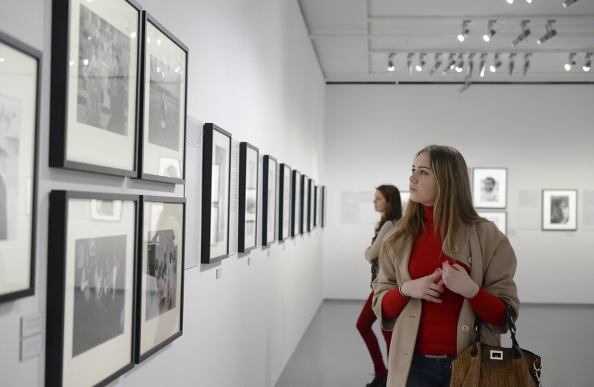 Открылась фотовыставка Саймона Робертса в Москве 18 фото