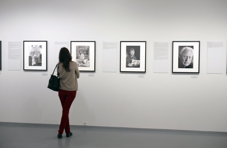 Открылась фотовыставка Саймона Робертса в Москве 16 фото