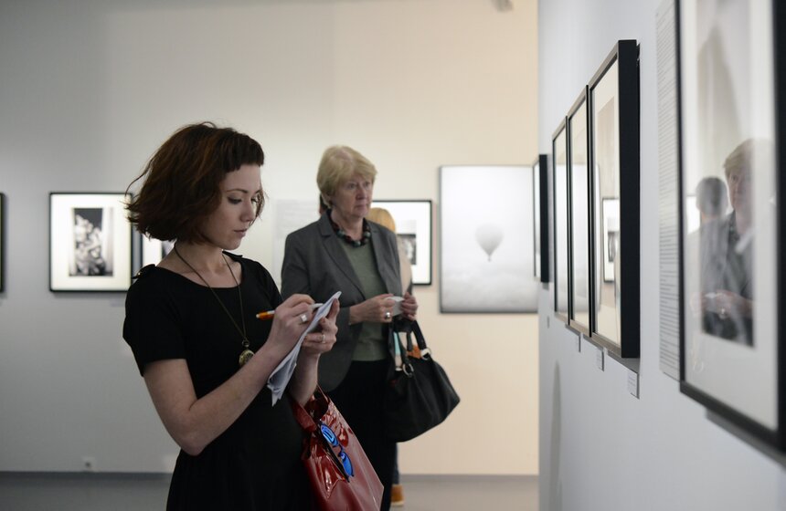 Открылась фотовыставка Саймона Робертса в Москве 15 фото