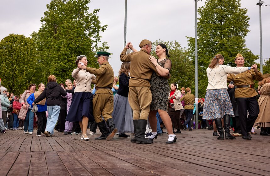 День Великой Победы отпраздновали в Парке Горького 25 фото