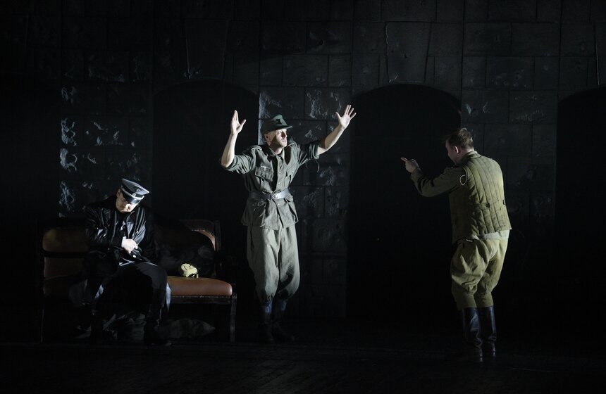 Премьера спектакля "Знамя Победы" состоялась в Театре Российской армии 16 фото