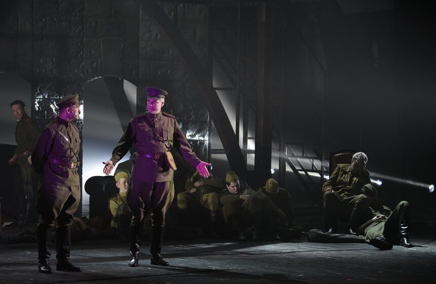 Премьера спектакля "Знамя Победы" состоялась в Театре Российской армии 13 фото