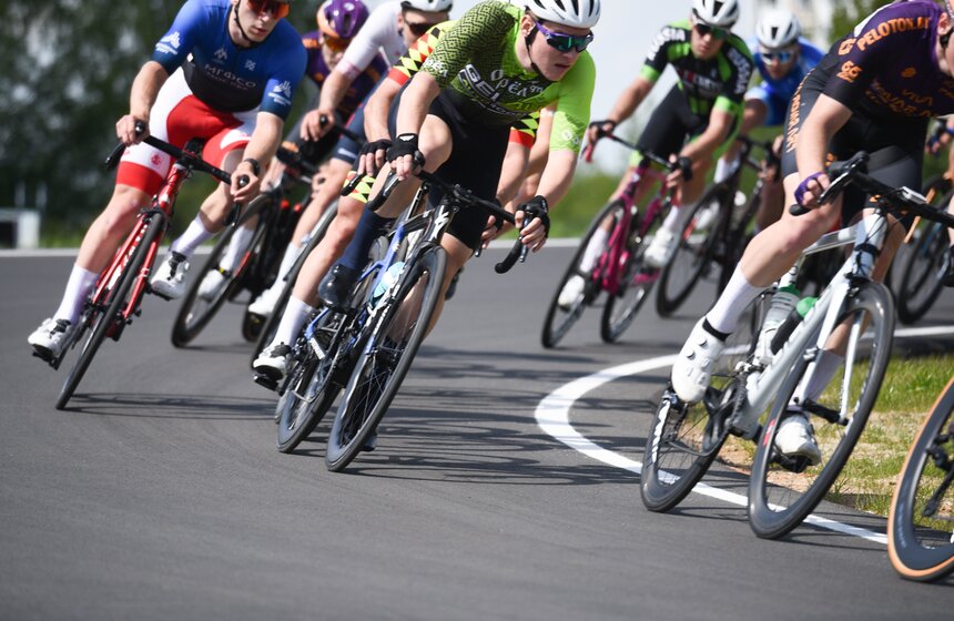 Первый групповой этап велогонки "Пять колец Москвы" прошел в Крылатском 15 фото