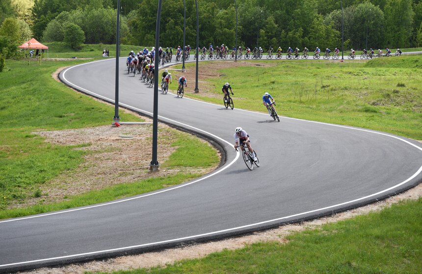Первый групповой этап велогонки "Пять колец Москвы" прошел в Крылатском 5 фото
