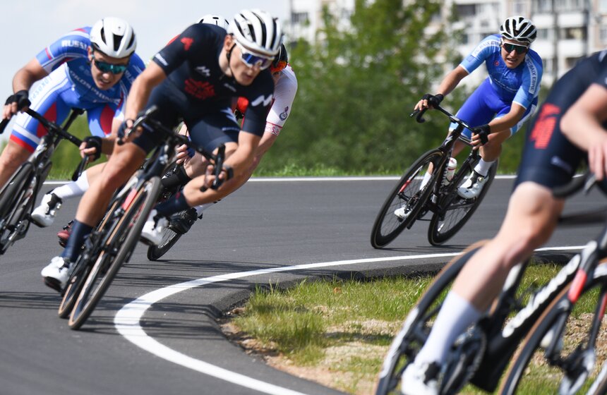Первый групповой этап велогонки "Пять колец Москвы" прошел в Крылатском 21 фото