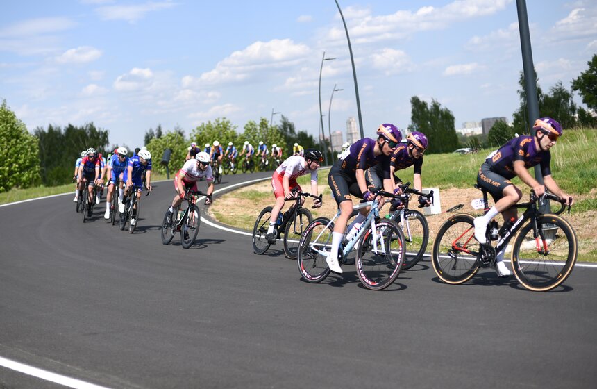 Первый групповой этап велогонки "Пять колец Москвы" прошел в Крылатском 3 фото