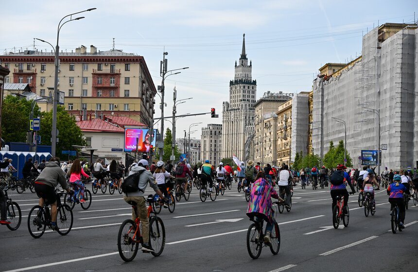 Весенний велофестиваль прошел в Москве 16 фото
