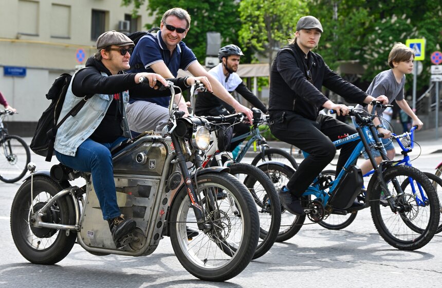 Весенний велофестиваль прошел в Москве 10 фото