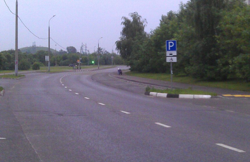 Улица Приречная, возле дома №1<br />Фото: Юрий Архипов