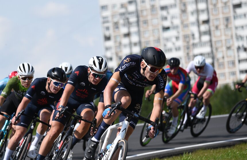 Первый групповой этап велогонки "Пять колец Москвы" прошел в Крылатском 10 фото