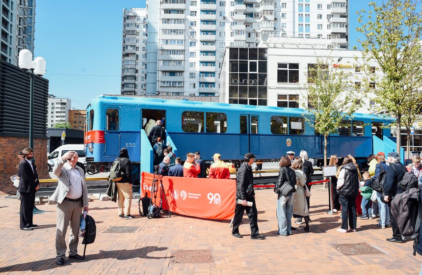 К 90-летию московского метро у станции "Сокольники" воссоздали атмосферу 30-х годов 4 фото