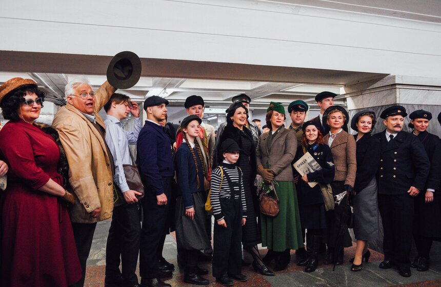 К 90-летию московского метро у станции "Сокольники" воссоздали атмосферу 30-х годов 24 фото