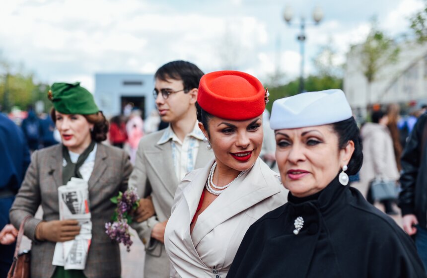 К 90-летию московского метро у станции "Сокольники" воссоздали атмосферу 30-х годов 17 фото