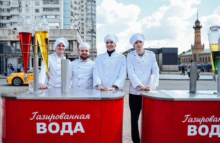 К 90-летию московского метро у станции "Сокольники" воссоздали атмосферу 30-х годов 9 фото