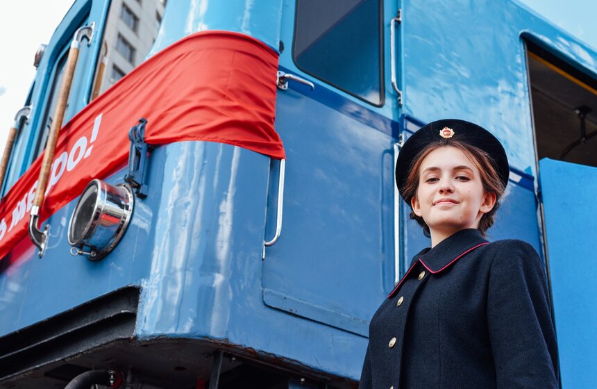 К 90-летию московского метро у станции "Сокольники" воссоздали атмосферу 30-х годов 3 фото