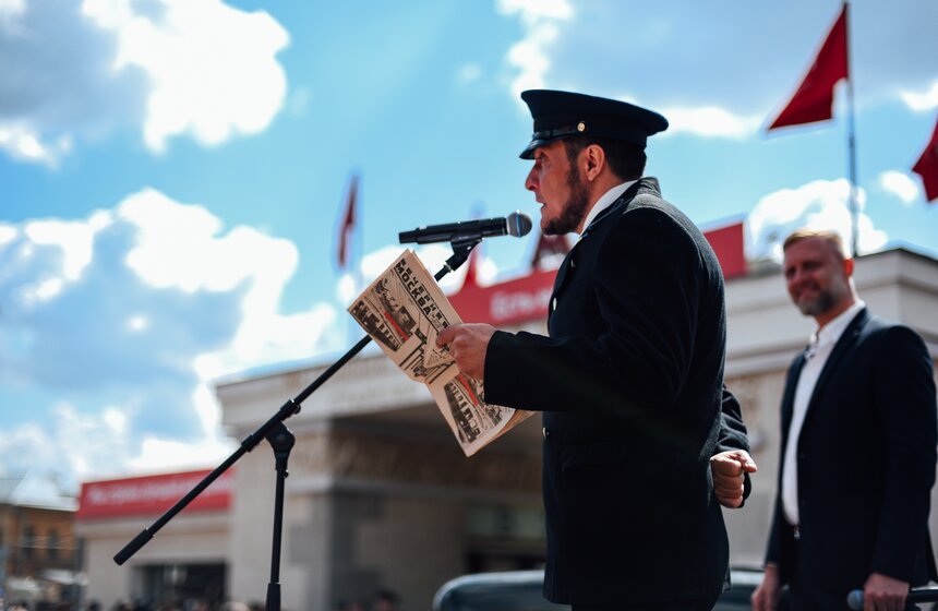 К 90-летию московского метро у станции "Сокольники" воссоздали атмосферу 30-х годов 15 фото