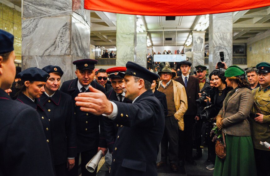 К 90-летию московского метро у станции "Сокольники" воссоздали атмосферу 30-х годов 27 фото