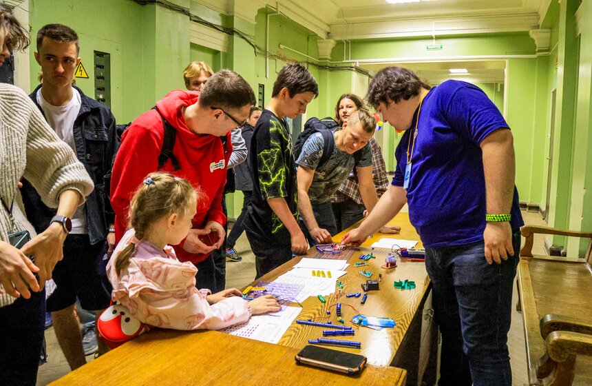 В МГУ прошел День физика, посвященный 270-летию университета 8 фото