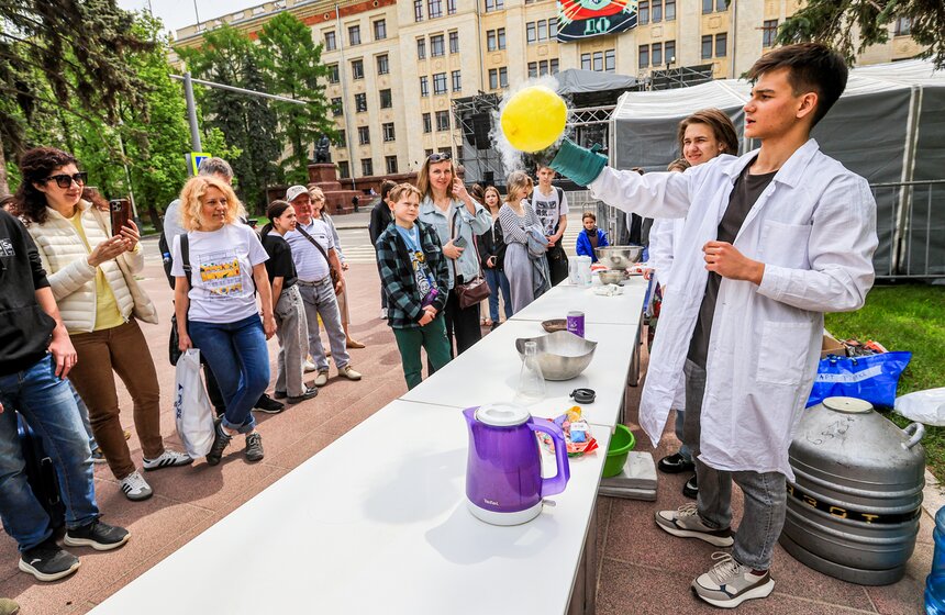 В МГУ прошел День физика, посвященный 270-летию университета 2 фото