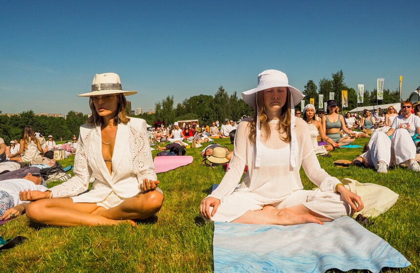 Второй международный день медитации прошел в Москве 9 фото