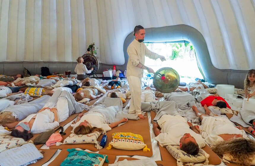 Второй международный день медитации прошел в Москве 20 фото