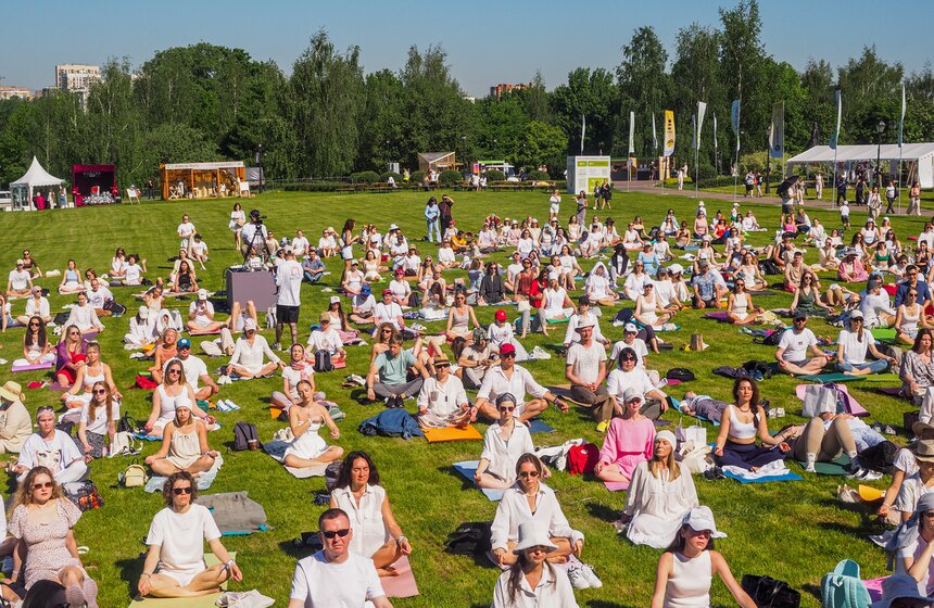 Второй международный день медитации прошел в Москве 1 фото