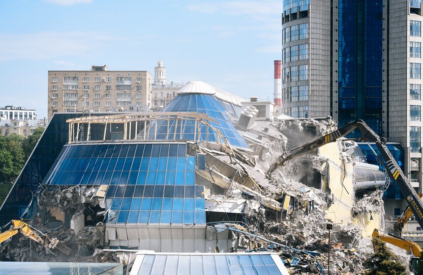 В Москве начался снос вестибюля моста "Багратион" 14 фото