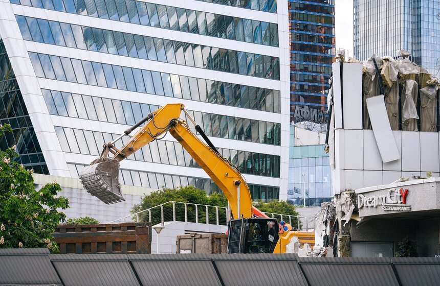 В Москве начался снос вестибюля моста "Багратион" 12 фото