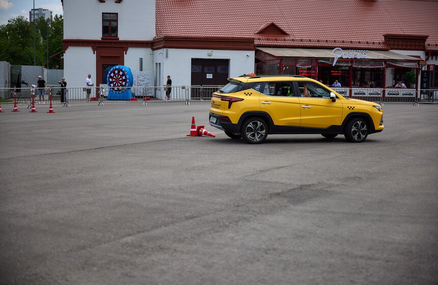 Конкурс "Лучший водитель такси Москвы" завершился на ВДНХ 24 фото