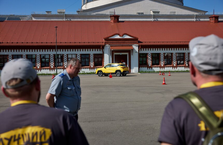 Конкурс "Лучший водитель такси Москвы" завершился на ВДНХ 27 фото