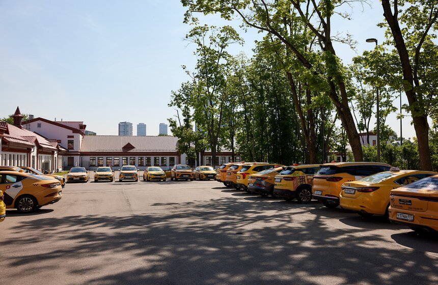 Конкурс "Лучший водитель такси Москвы" завершился на ВДНХ 1 фото