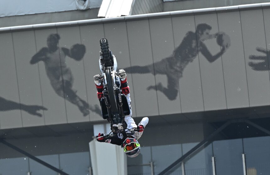 В "Лужниках" прошел праздник в честь Дня спорта 10 фото