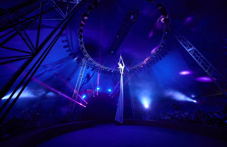 Цирк шапито открылся в кинопарке "Москино" 12 фото