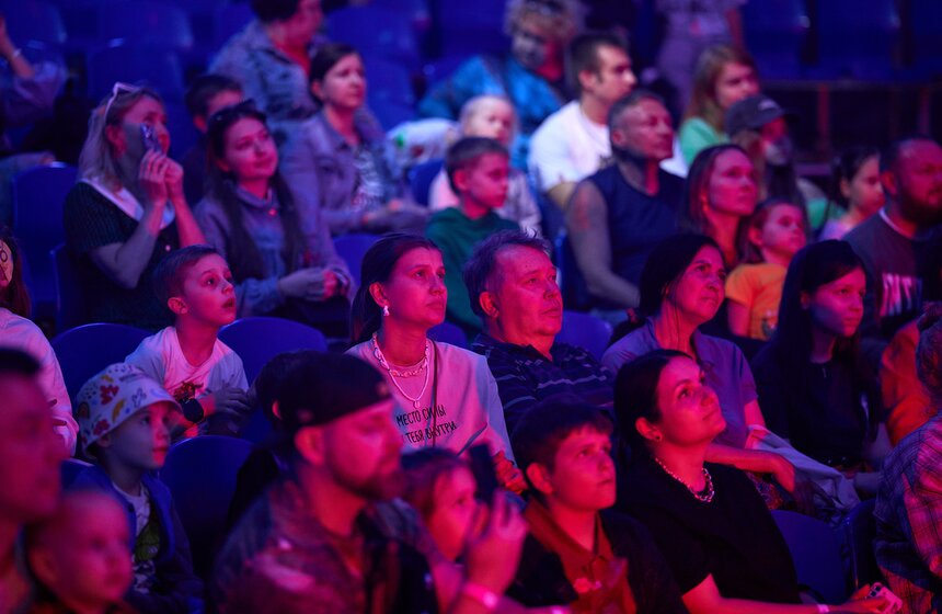 Цирк шапито открылся в кинопарке "Москино" 7 фото