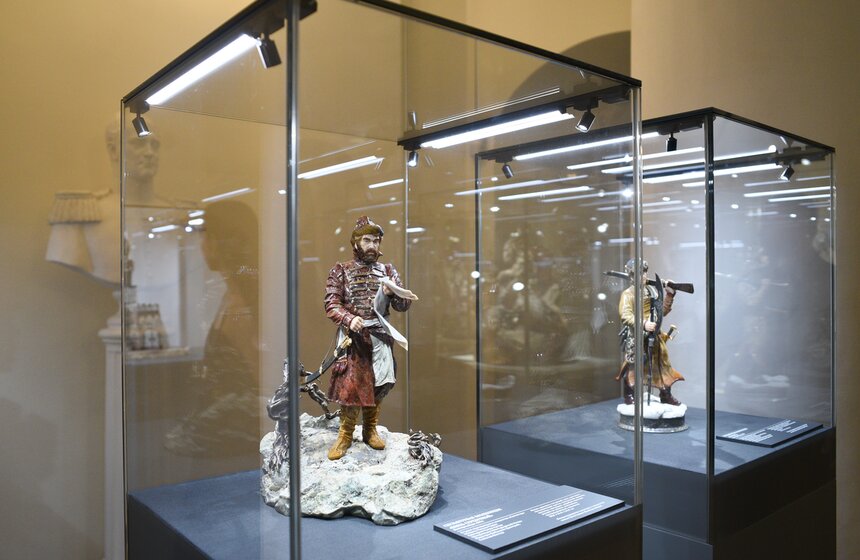 Выставка Гохрана открылась в Петровском путевом дворце 9 фото