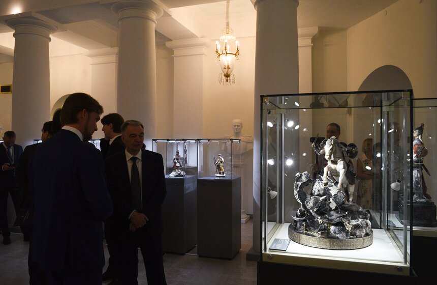 Выставка Гохрана открылась в Петровском путевом дворце 5 фото